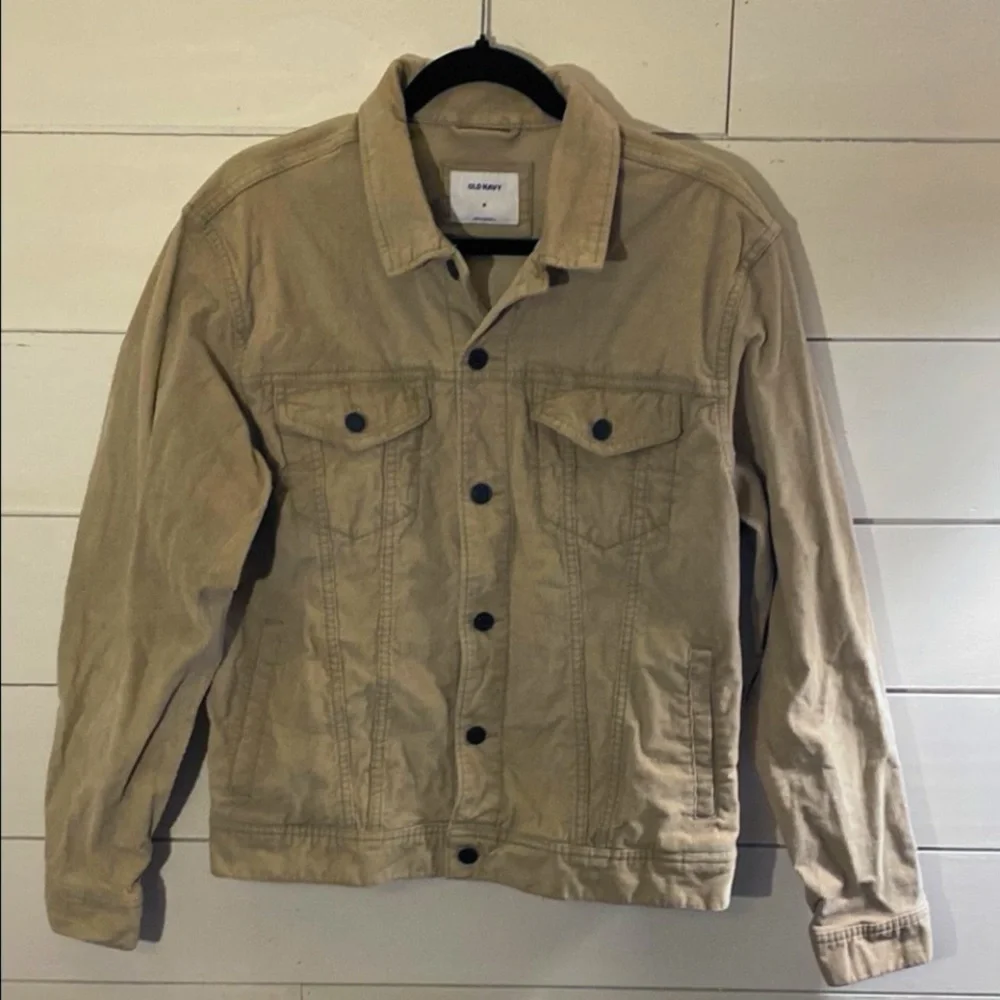 Old Navy Tan Corduroy Jacket. Size M. Button up with pockets.